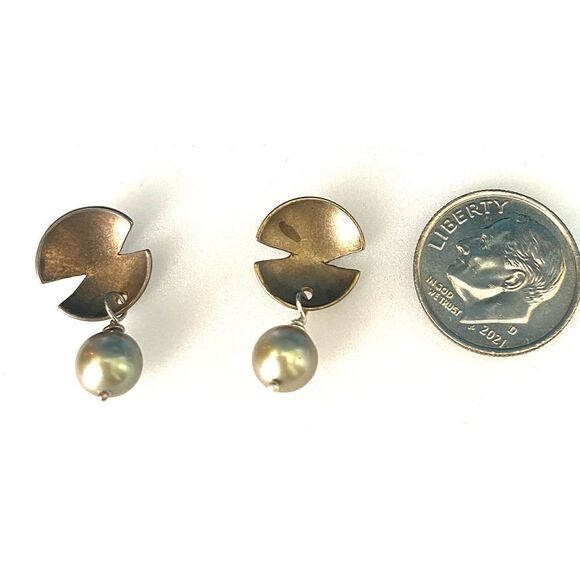 SPECIAL 1/2 PRICE Single Pearl Dainty Silver Dangles - Picture 2 of 3